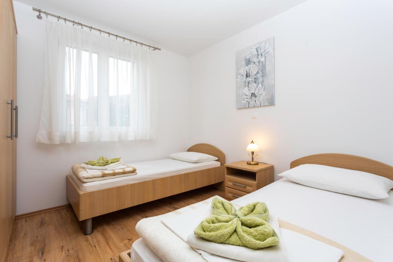 Apartments Mia Baska  Ngoại thất bức ảnh